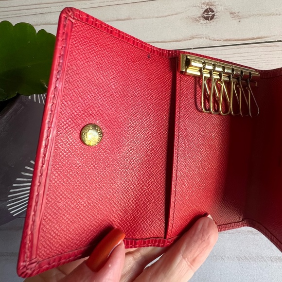 Louis Viutton Red Epi Key Holder - 6 Keys - Picture 8 of 15
